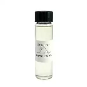 Small 2 dram glass vial of Espiritu Come To Me ritual oil with label, a bestselling hoodoo love-drawing formula to attract romantic pursuit.