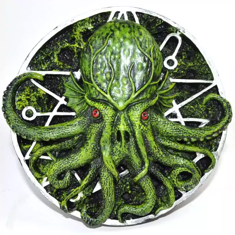 5 inch wall plaque featuring Cthulhu with tentacles and wings in detailed relief sculpture on a plain background